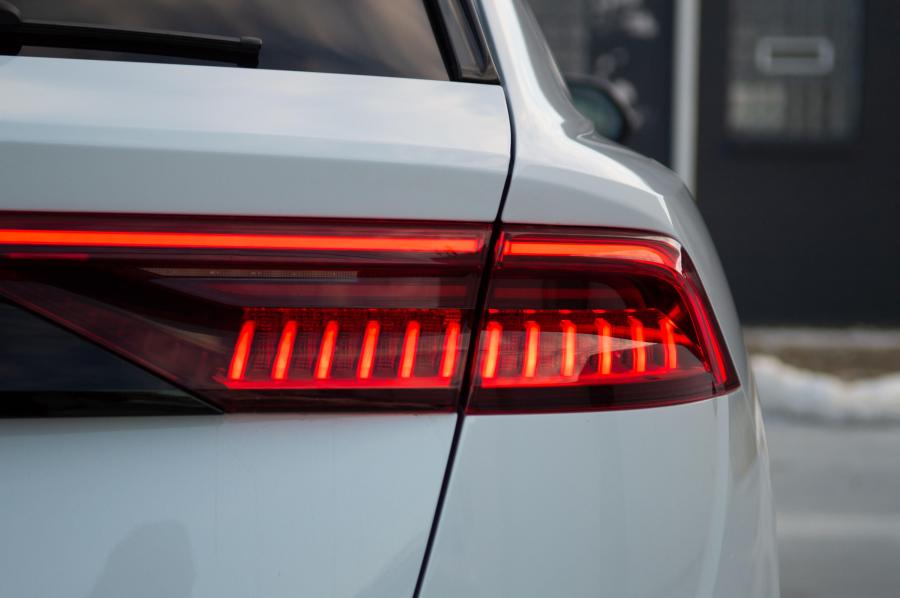 Детали экстерьера Audi Q8 55 TFSI Quattro 2018 года  (NA) (фото 11 из 32)